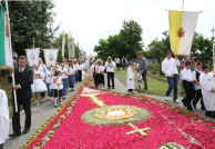 Úrnapi virágszőnyeg – Csömör